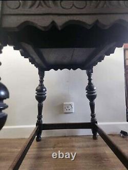 Antique 17th century Jacobean Carved centre hall refectory table. Solid dark oak