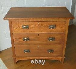 Antique Arts & Crafts Oak Chest Of Drawers With Copper Handles
