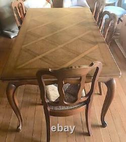 Beatiful Antique French Carved Oak Extending Dining Table and 4 Rush Chairs
