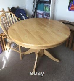 Beautiful Compact Solid Oak round single pedestal kitchen dining table V Sturdy