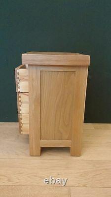 Kingsford Solid Oak Small Bedside Cabinet / Table / Side / End 42cm 32cm 57cm
