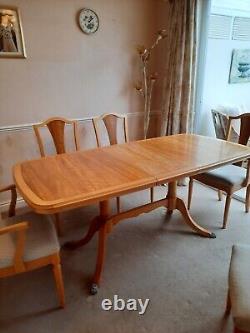 Solid Oak Extendable Dining Table and 6 Chairs including 2 Carvers