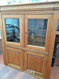 Solid oak Cabinet / Cupboard / display