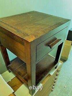 VINTAGE SOLID OAK WOOD OCCASIONAL SIDE TABLE WITH DRAW. BEDSIDE TABLE art deco