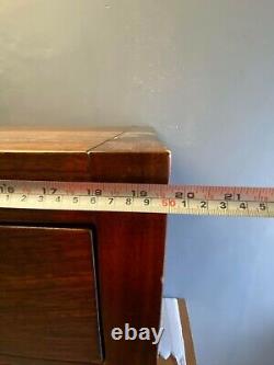 VINTAGE SOLID OAK WOOD OCCASIONAL SIDE TABLE WITH DRAW. BEDSIDE TABLE art deco