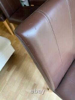 6 chaises de salle à manger John Lewis en simili cuir chocolat avec pieds en chêne.