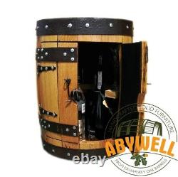 Armoire à bois massif en chêne pour boissons avec casier à vin, faite à la main et recyclée à partir d'un tonneau de whisky écossais.