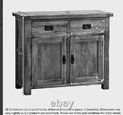 Meuble de rangement en chêne massif Oak Furniture Land, petit buffet avec 2 portes et 2 tiroirs, en bois massif d'occasion.