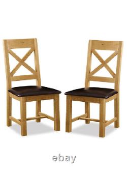 Paire de chaises de salle à manger en bois massif avec dossier croisé en chêne et sièges en PU.