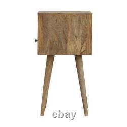 Table de chevet nordique avec tiroir et étagère en bois massif, style scandinave, de petite taille.