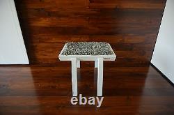 Tabouret d'intérieur en chêne blanc minimaliste avec tapis en peau de mouton de Gotland 2 AU